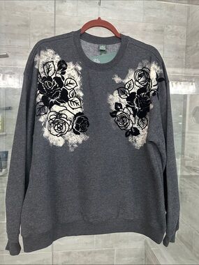 wild fable Charcoal Gray Floral Crewneck Sweatshirt